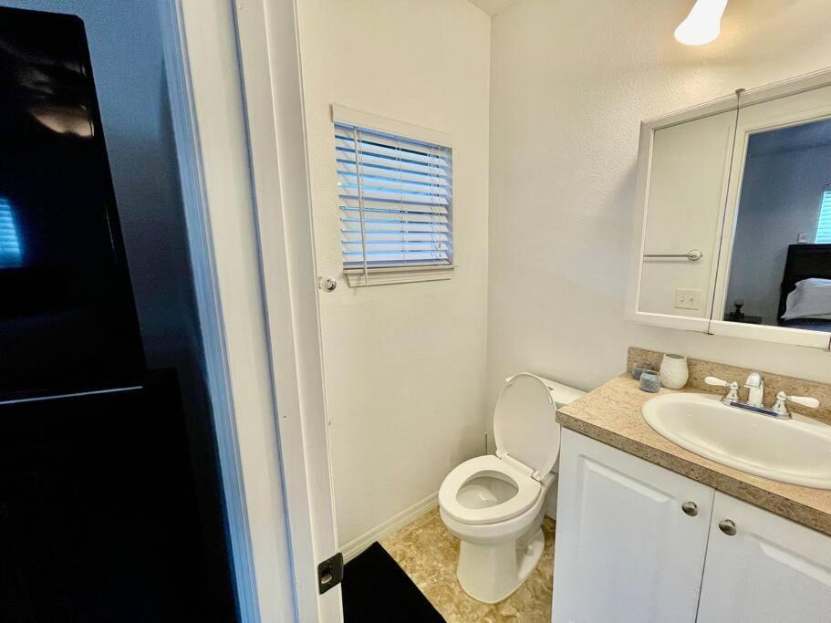 Cozy Modest Home Near Universal Studios/Volcanobay Orlando Exteriör bild