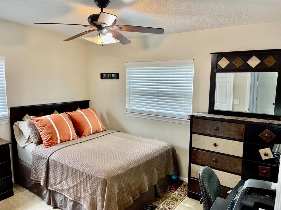 Cozy Modest Home Near Universal Studios/Volcanobay Orlando Exteriör bild